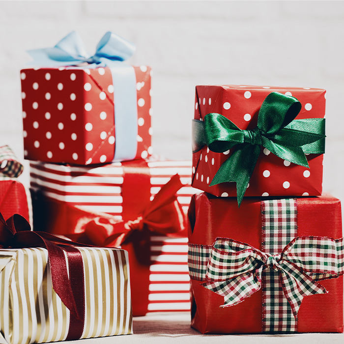 Idei de cadouri de Crăciun pentru nași