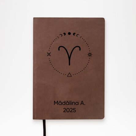 Agendă din piele personalizată cu text și zodia Berbec
