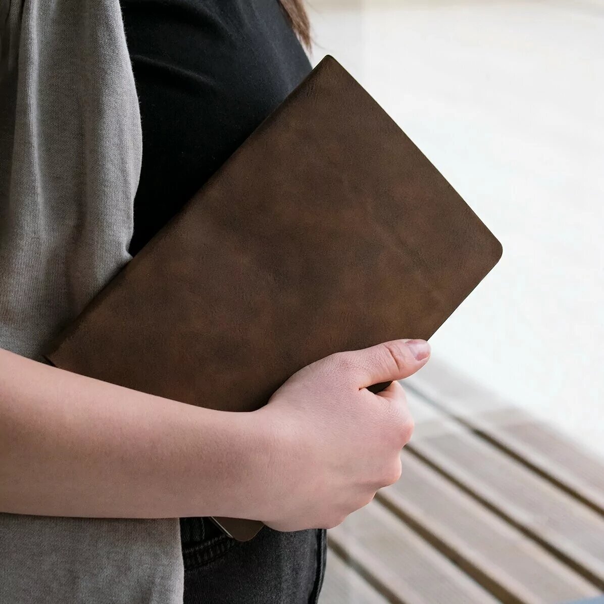 Agendă din piele personalizată cu text și zodia Leu