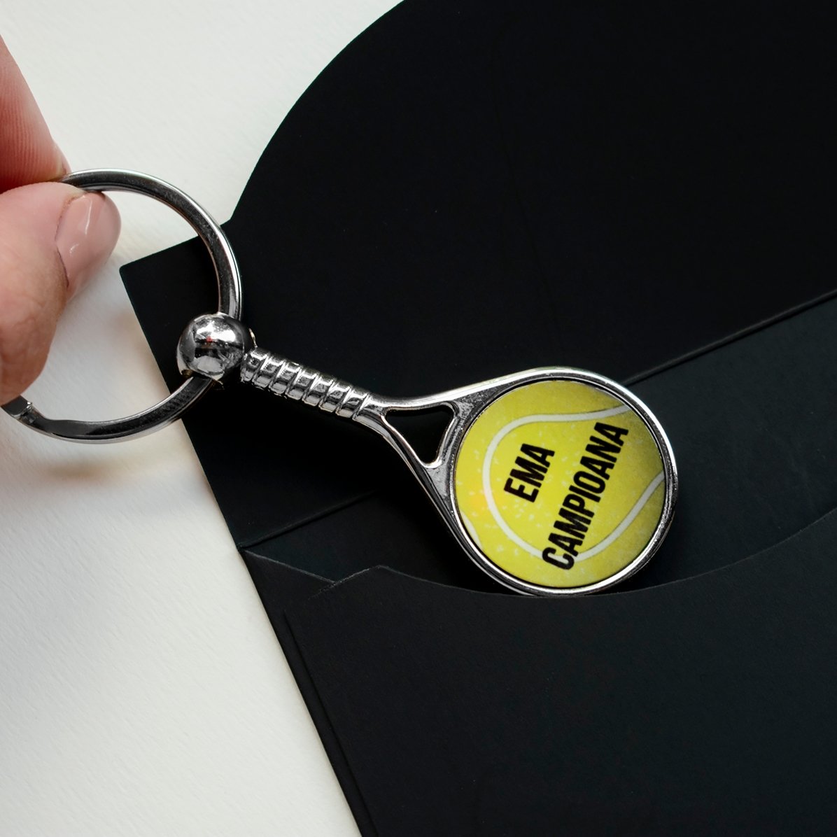 Breloc în formă de rachetă de tenis personalizat cu poză - Happy