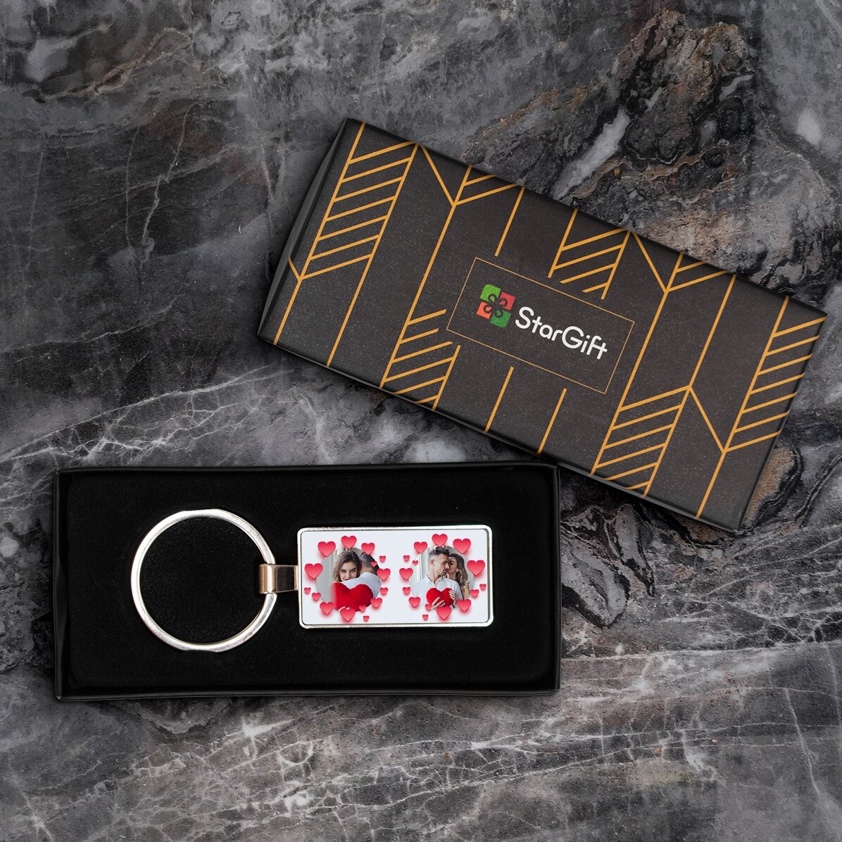 Breloc personalizat cu două poze și text - Model Inimioare