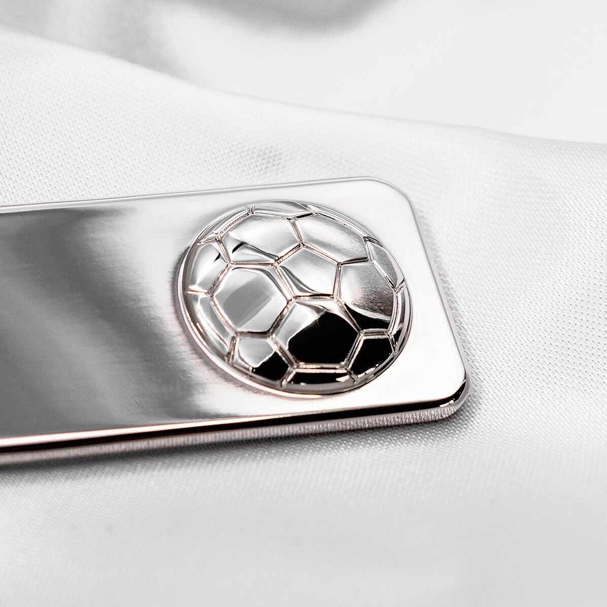 Breloc personalizat cu număr de înmatriculare - model fotbal