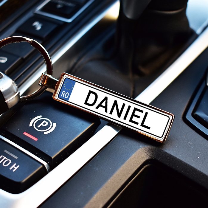 Breloc personalizat replică număr auto cu numele tău