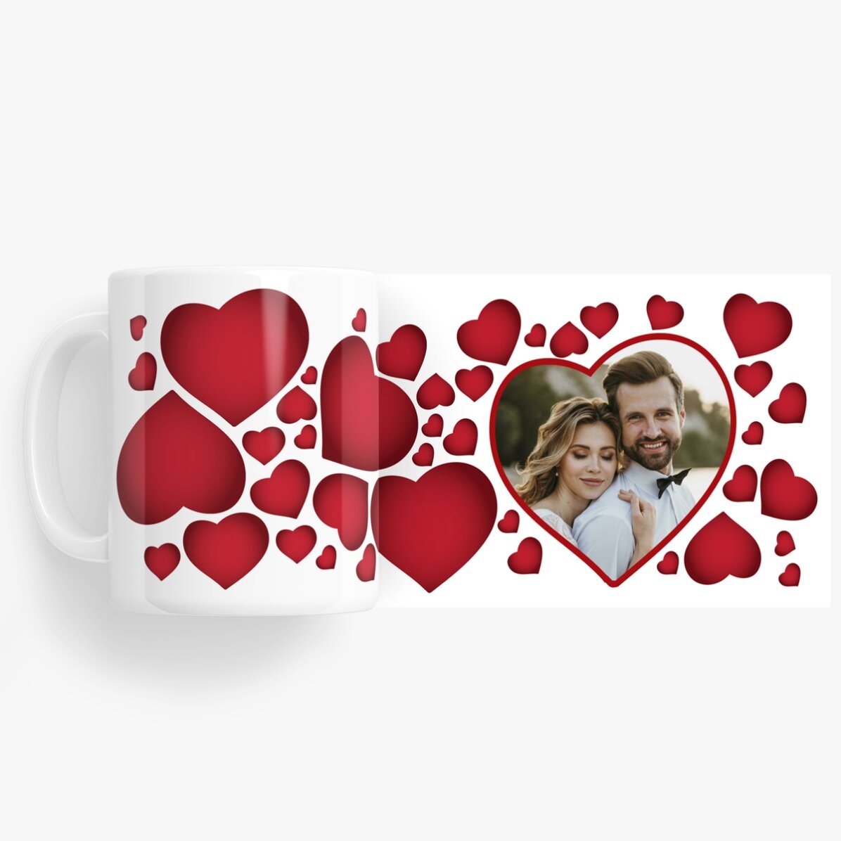 Cană personalizată cu inimioare și o poză