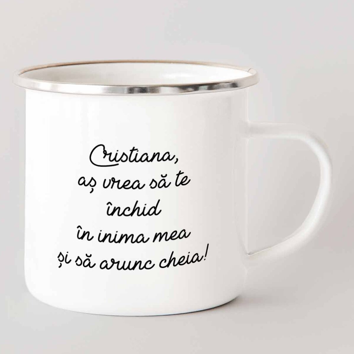 Cană metalică emailată cu o poză și text