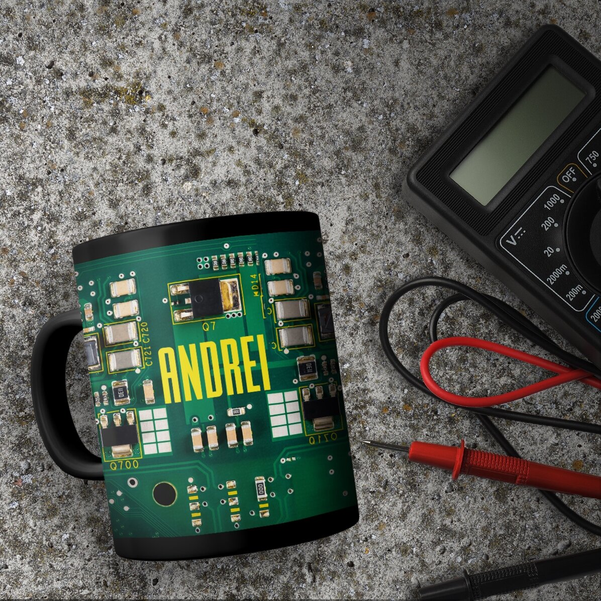Cană neagră personalizată cu text pentru pasionații electronică - Motherboard