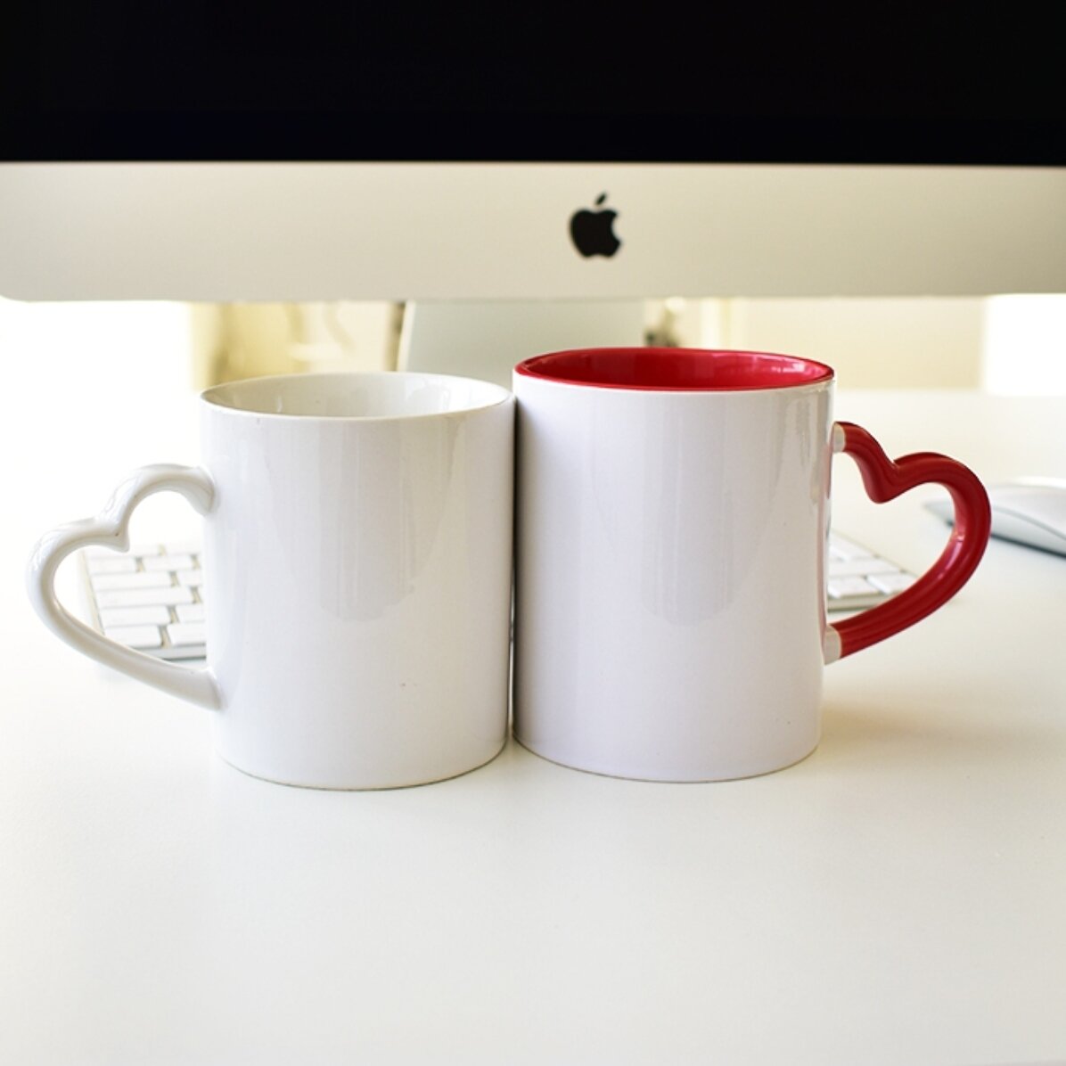 Cană personalizată cu 8 poze și text - model toartă în formă de inimă 