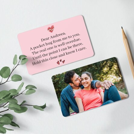 Card aluminiu personalizat față-verso cu o poză și text