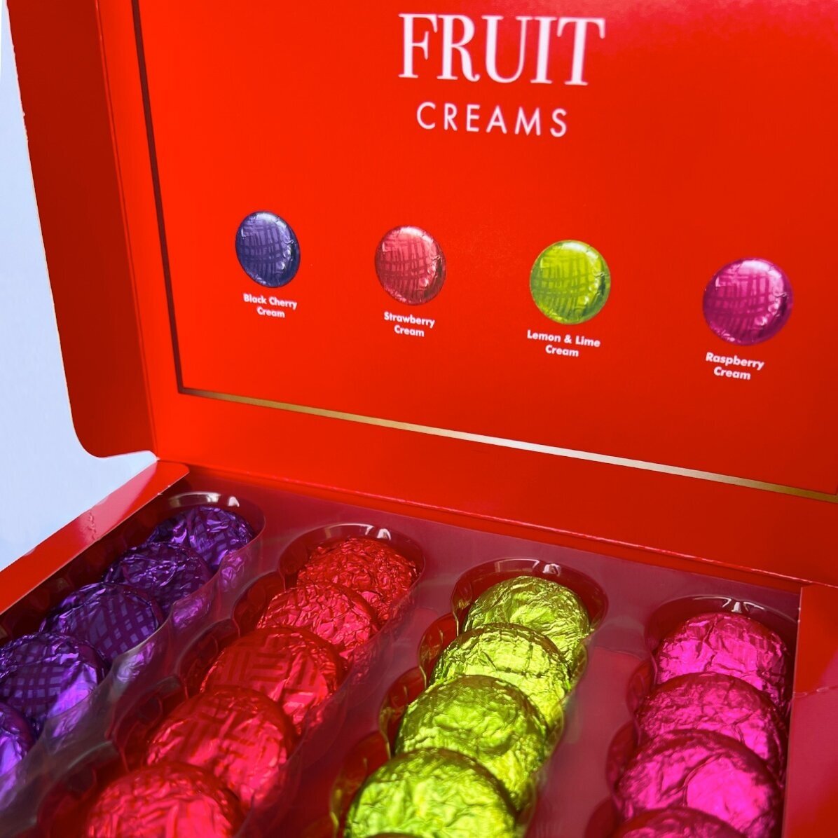 Cutie de bomboane personalizată cu text și nume pentru profesoare