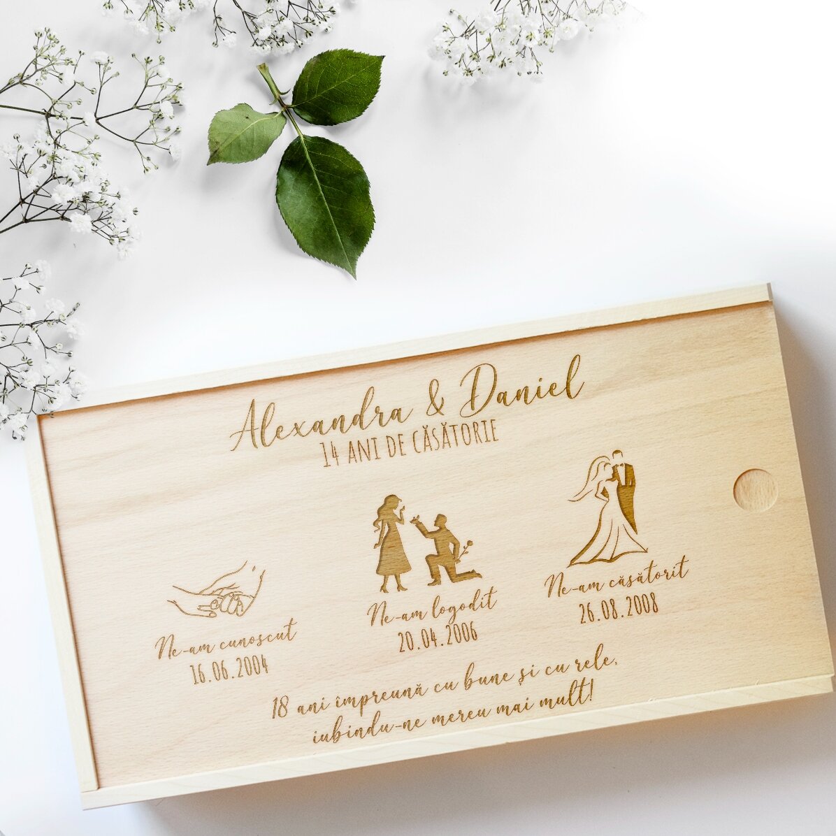 Cutie de cadou personalizată din lemn cu momentele căsătoriei