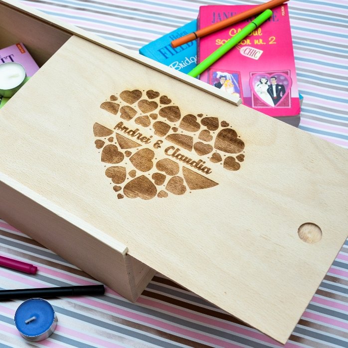 Cutie de cadou personalizată din lemn cu numele voastre 