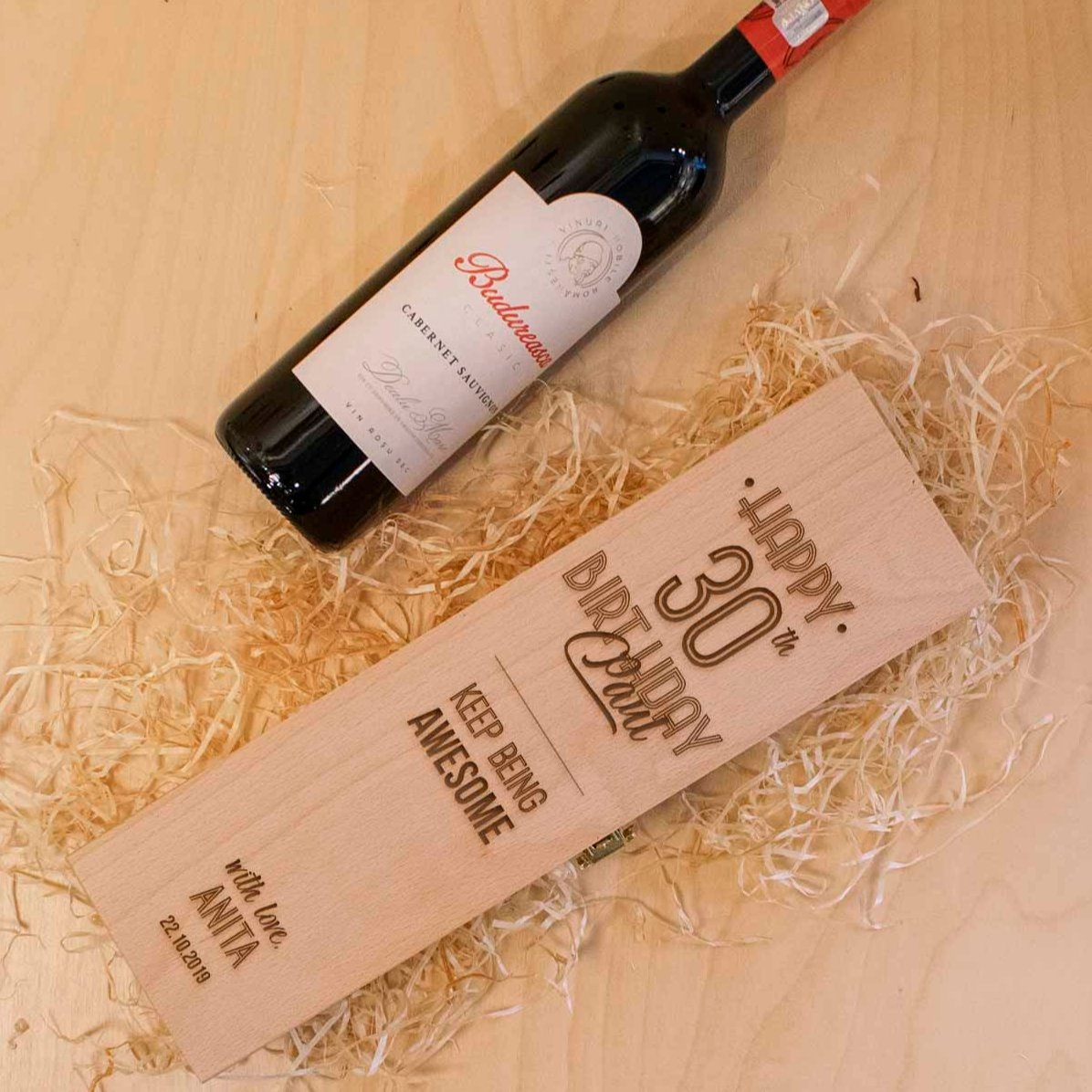 Cutie de vin personalizată - Mesaj pentru aniversare