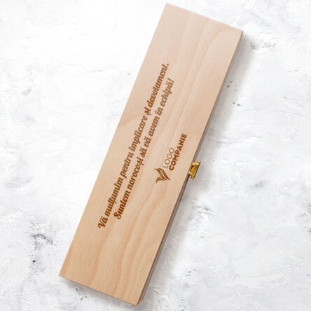 Cutie de vin personalizată cu mesaj și logo