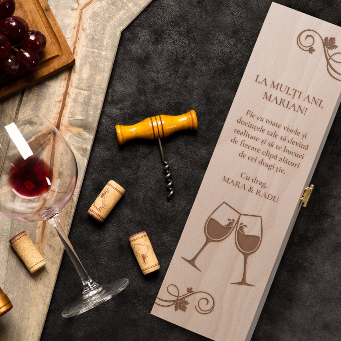 Cutie de vin personalizată cu mesaj - Urare de ziua ta