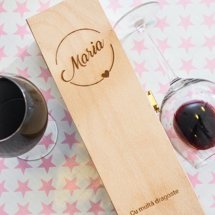 Cutie de vin personalizată cu nume și text