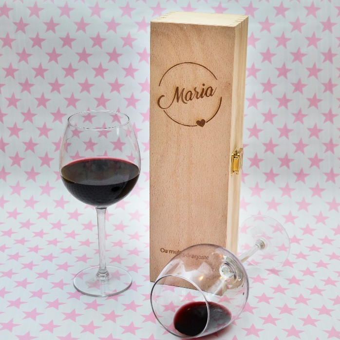 Cutie de vin personalizată cu nume și text