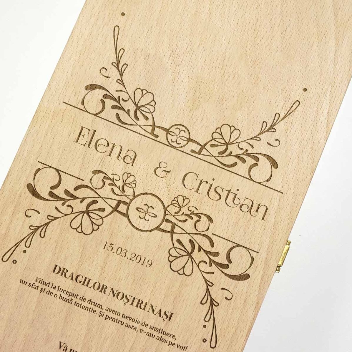 Cutie de vin personalizată pentru două sticle - Mesaj pentru nași