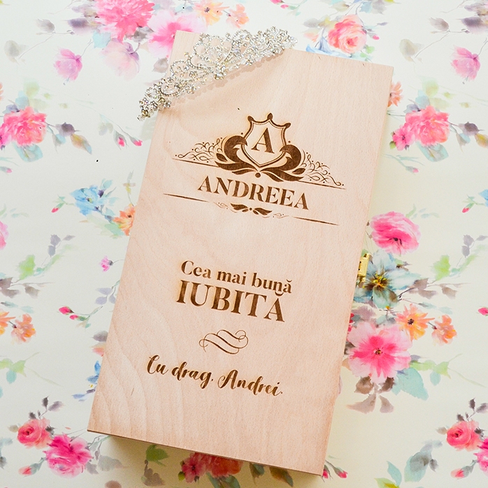 Cutie de vin personalizată pentru două sticle - model nume vintage