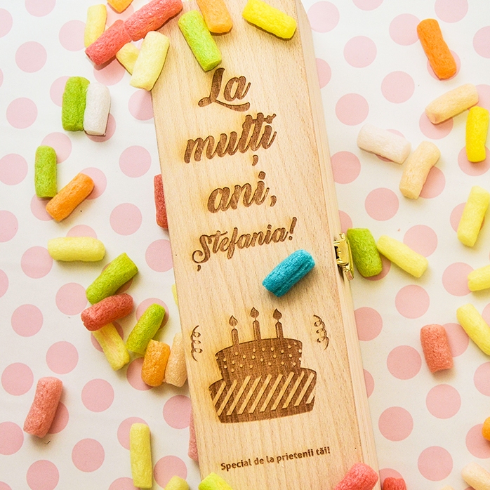 Cutie de vin personalizată - Tort Aniversar