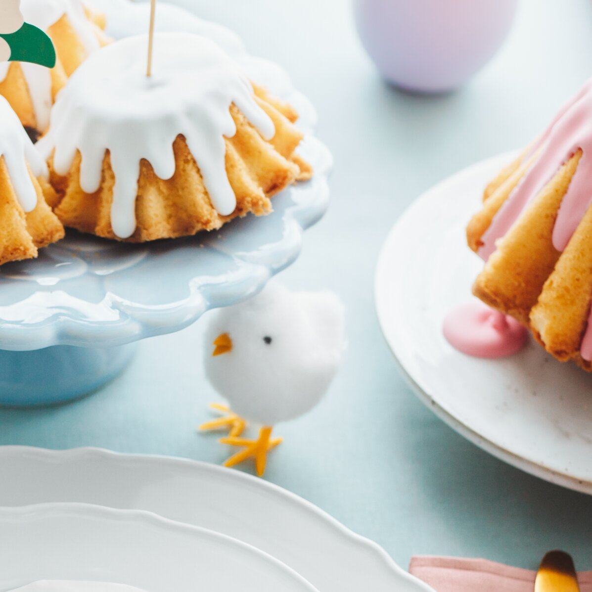 Cutiuță cu 9 pui decorativi de Paște 