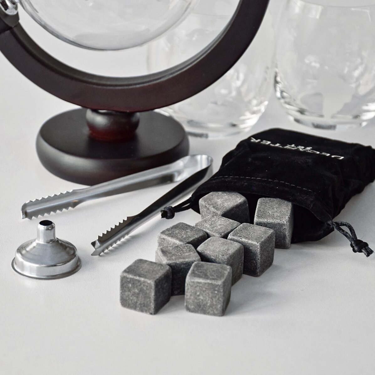 Decantor glob cu două pahare