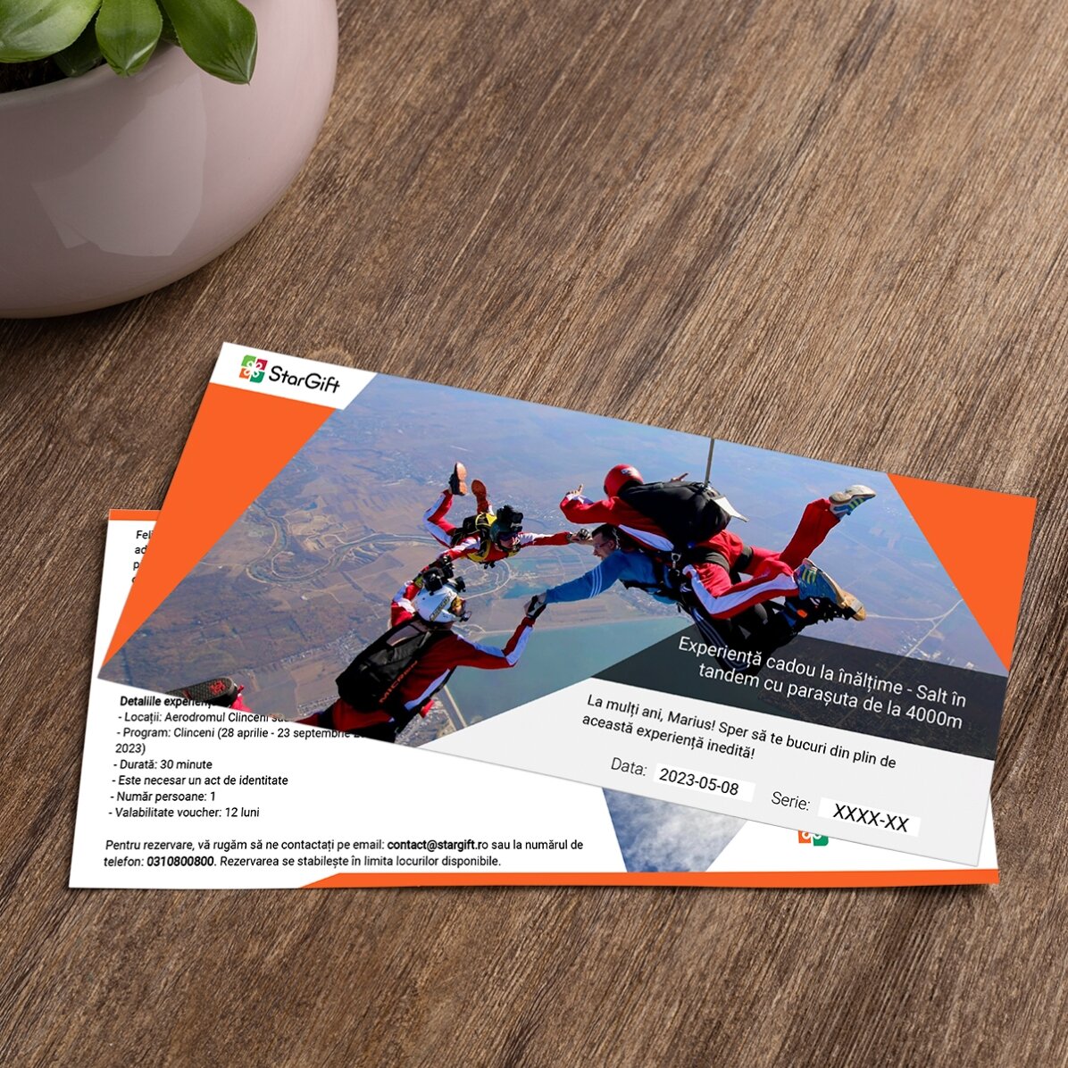 Experiență cadou la înălțime - Salt în tandem cu parașuta de la 4000m 