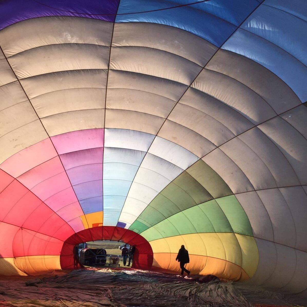 Experiență cadou la înălțime - Zbor cu balonul cu aer cald 
