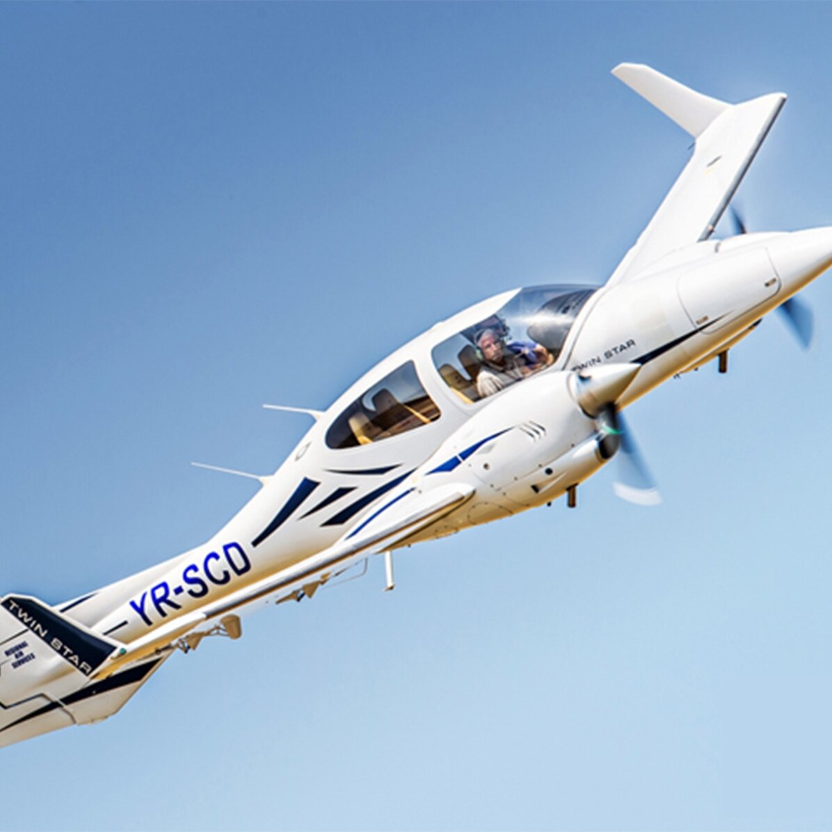 Experiență cadou la înălțime - Zbor cu avionul în Tuzla 