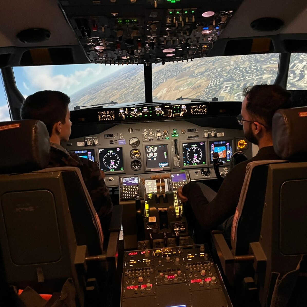 Experiență cadou - Simulator terapeutic de zbor în București - Boeing 737-800 New Generation