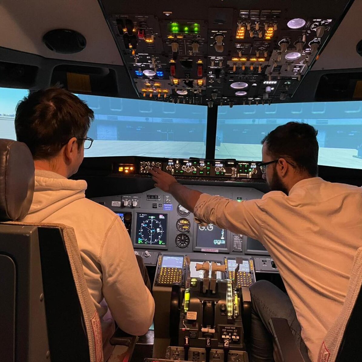 Experiență cadou - Simulator de zbor în București - Boeing 737-800 New Generation