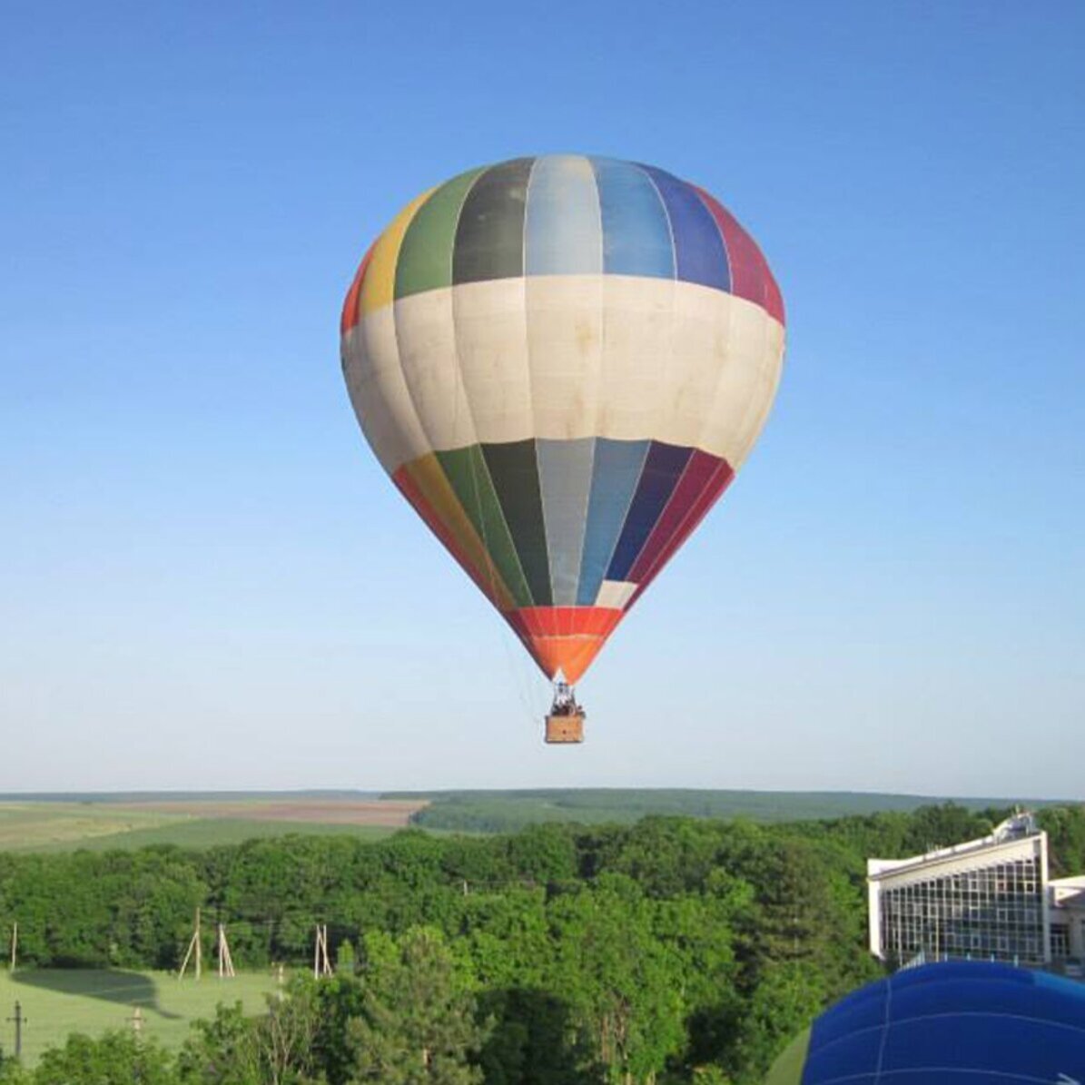 Experiență VIP la înălțime pentru cupluri - Zbor cu balonul cu aer cald 