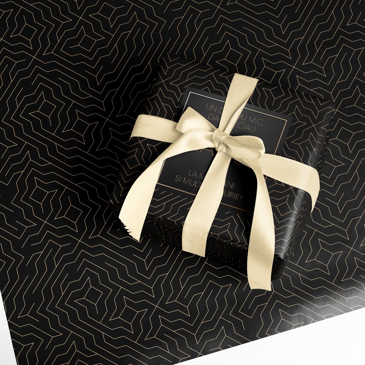 Hârtie de împachetat cadouri personalizată cu text - Black & Gold