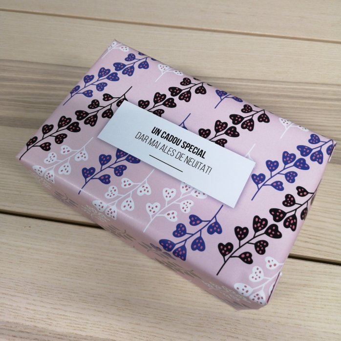 Hârtie de împachetat cadouri personalizată cu text - Frunze