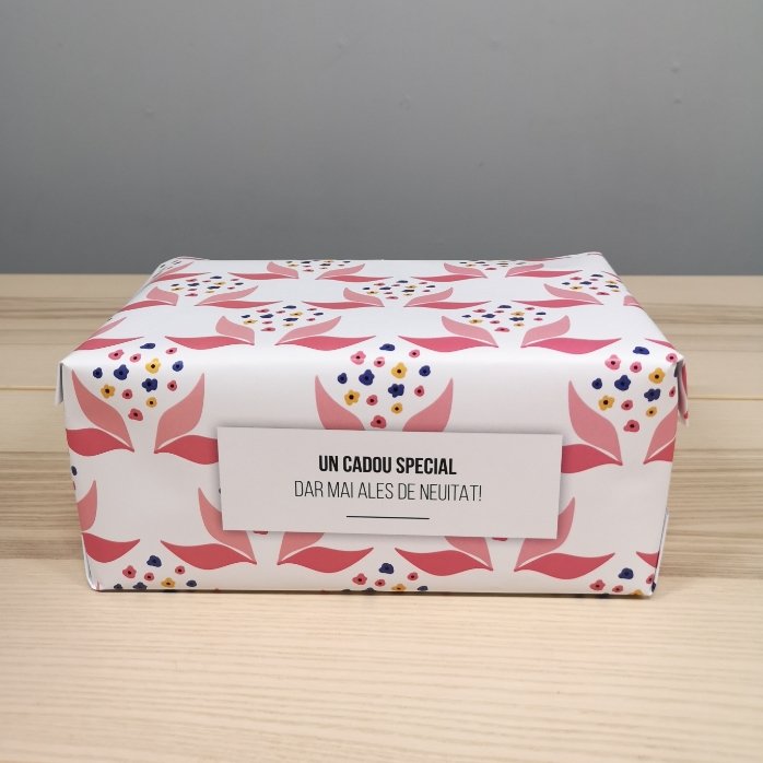 Hârtie de împachetat cadouri personalizată cu text - Floricele