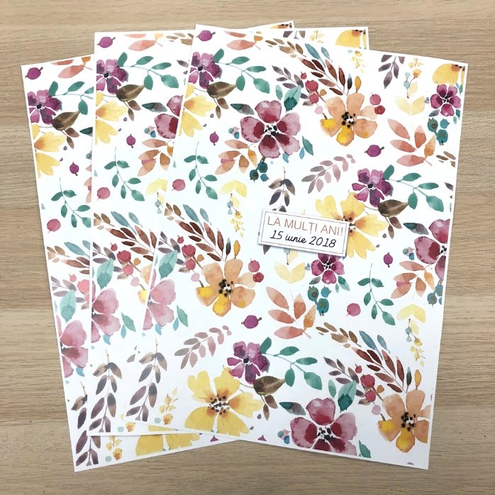 Hârtie de împachetat cadouri personalizată - model floral, cu text în chenar