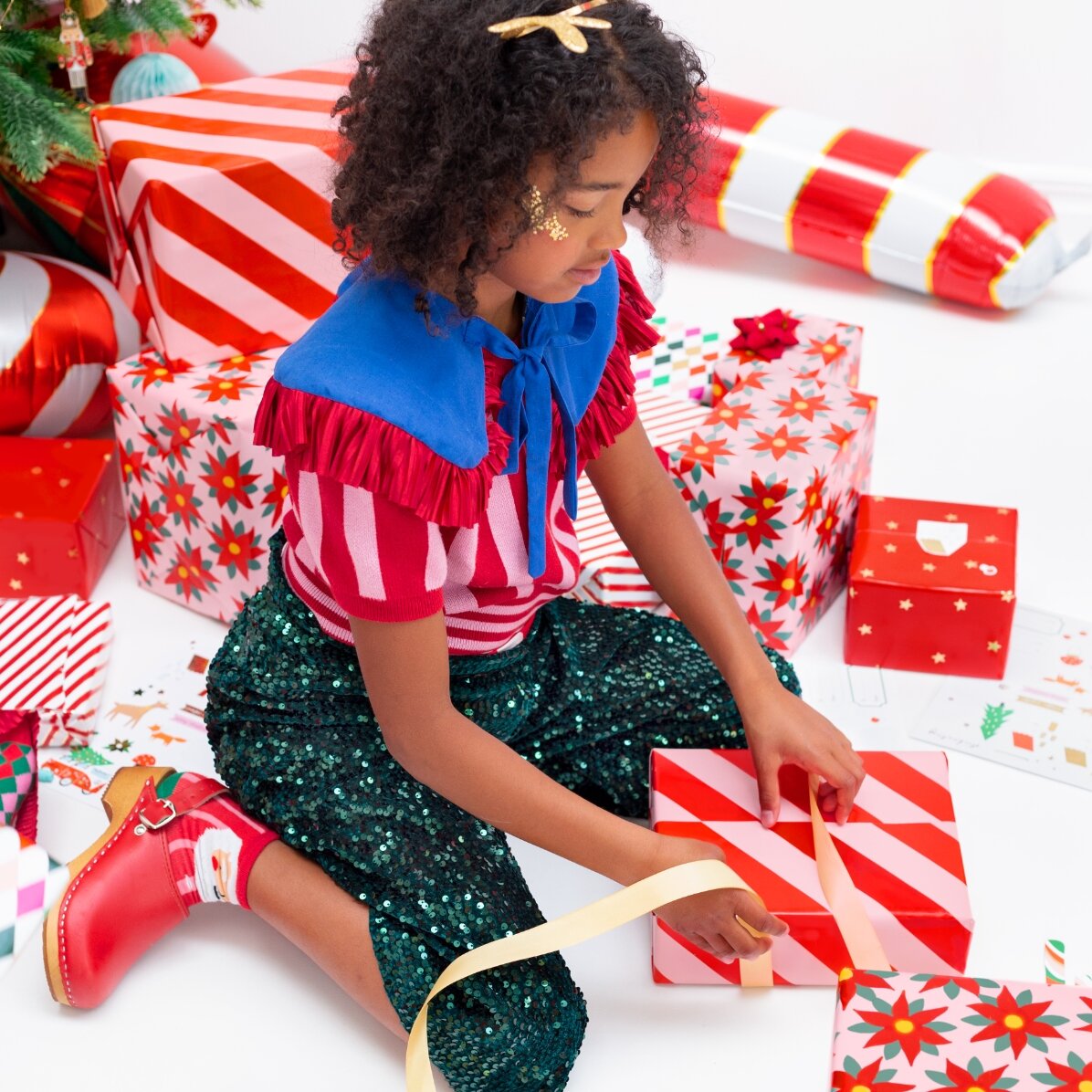 Hartie de impachetat dungi roșu și roz