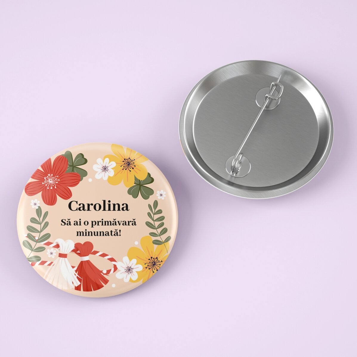 Személyre szabott kitűző névvel és szöveggel