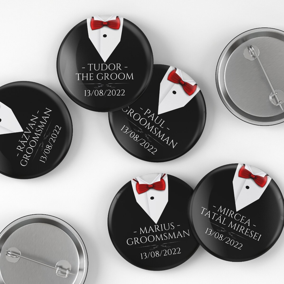 Insignă personalizată cu text pentru cavaleri de onoare