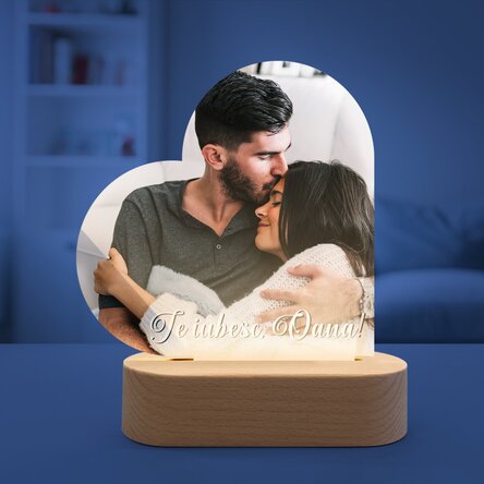 Lampă veghe LED inimă personalizată cu o poză și mesaj