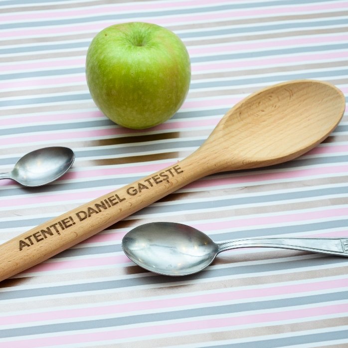 Lingură de lemn personalizată - model pe rotund