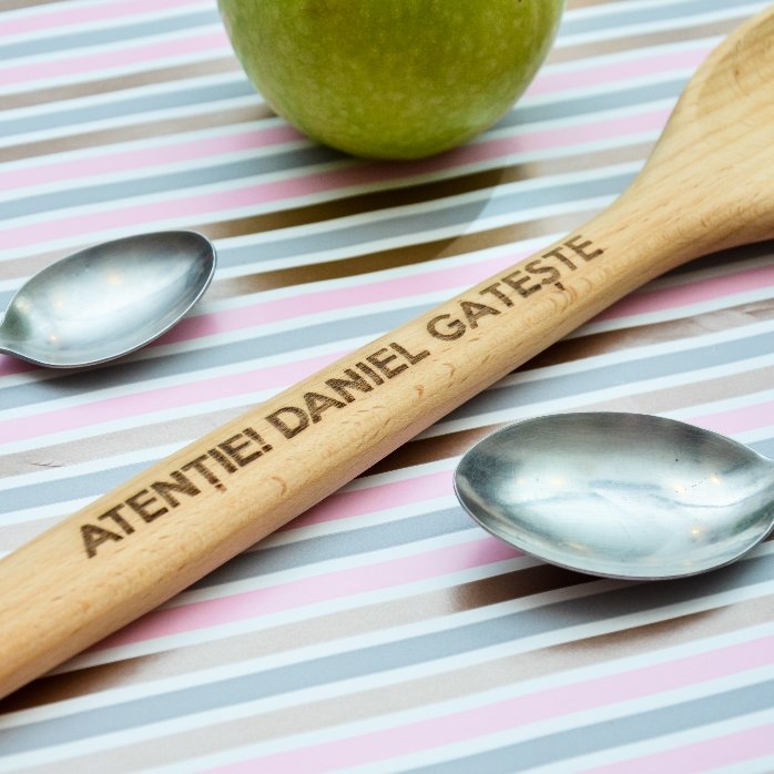 Lingură de lemn personalizată - model pe rotund