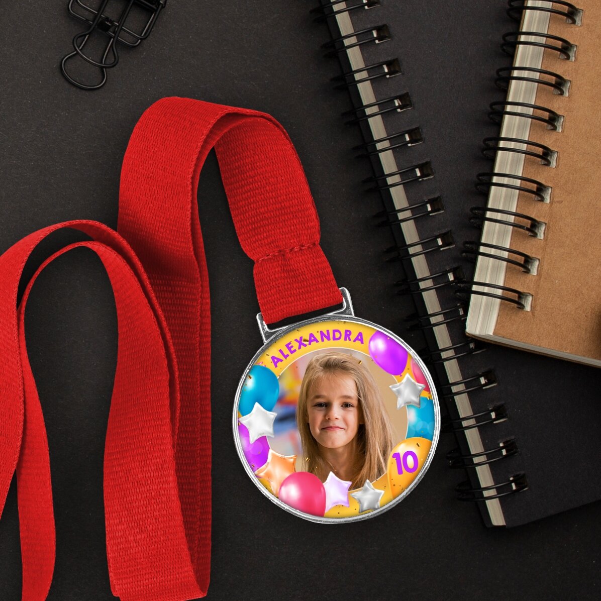 Medalie personalizată cu o poză și text - Happy Birthday