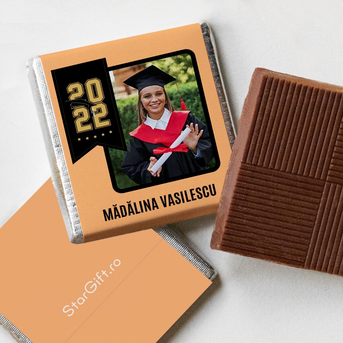 Mini ciocolată personalizată cu nume și an pentru absolvenți