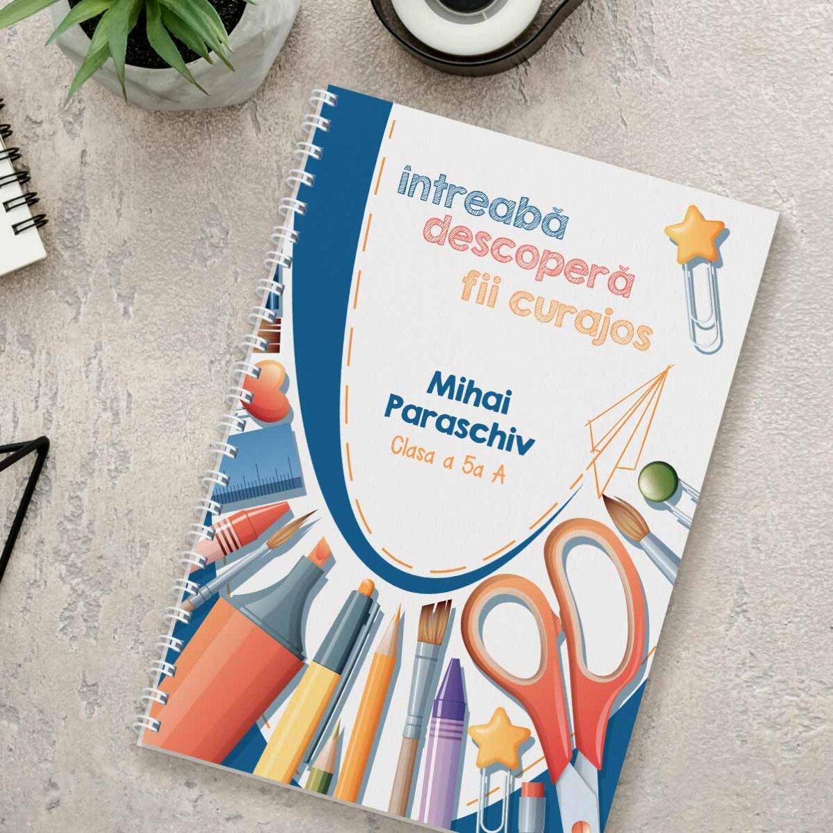 Notebook personalizat cu text - Be curious