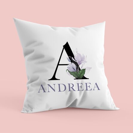 Pernă personalizată cu inițială și nume