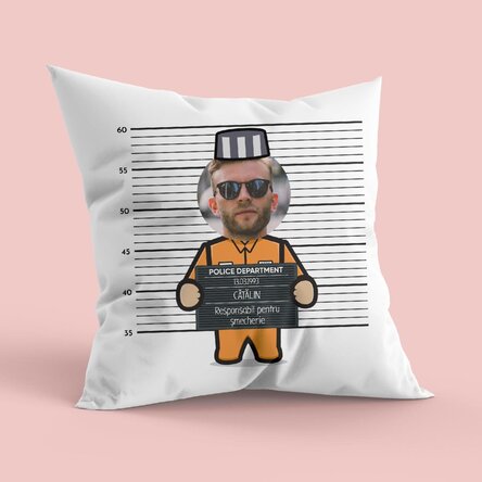 Pernă personalizată cu o poză și text - Prizonier