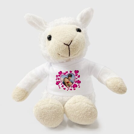 Pluș oaie personalizat cu inimioare roz și o poză 