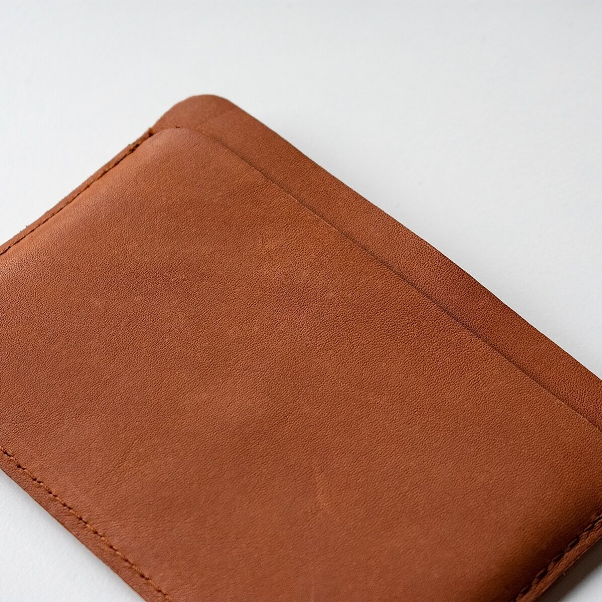 Portofel din piele personalizat cu cod QR și număr de telefon 