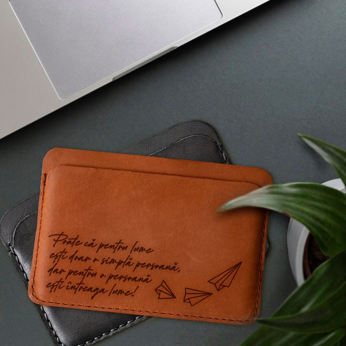 Portofel din piele personalizat cu mesaj - Ești întreaga lume!