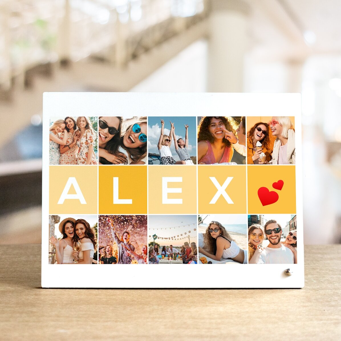 Ramă foto de birou personalizată cu 10 poze și nume din 5 litere